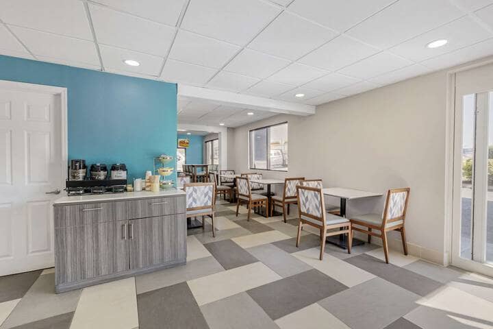 Breakfast area